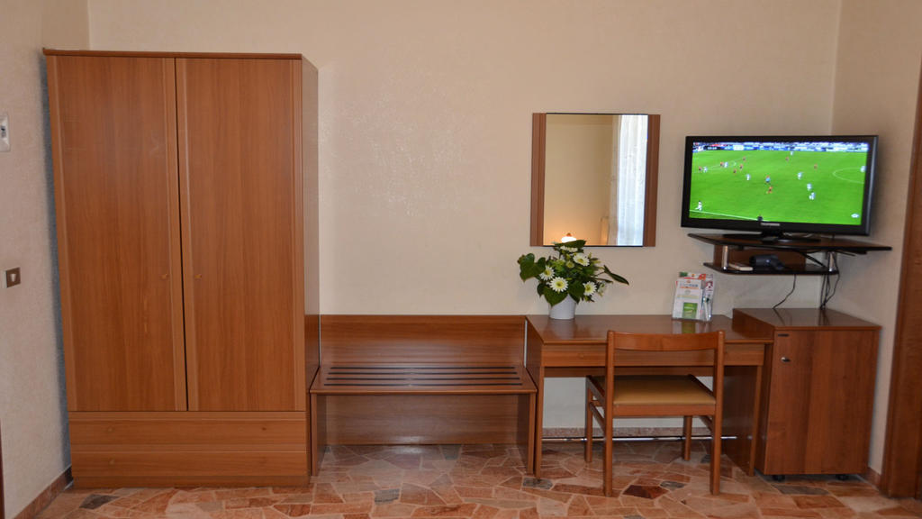 Hotel A-14 Modugno Δωμάτιο φωτογραφία